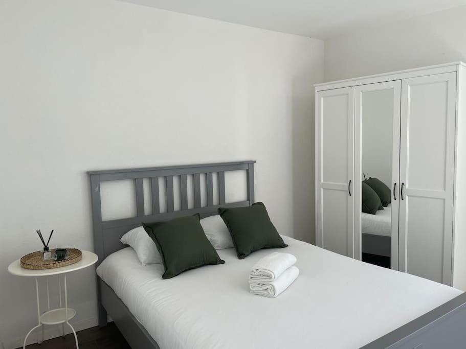 Proche Lausanne: Studio Bien Equipe Apartment Prilly Bagian luar foto