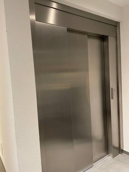 Proche Lausanne: Studio Bien Equipe Apartment Prilly Bagian luar foto