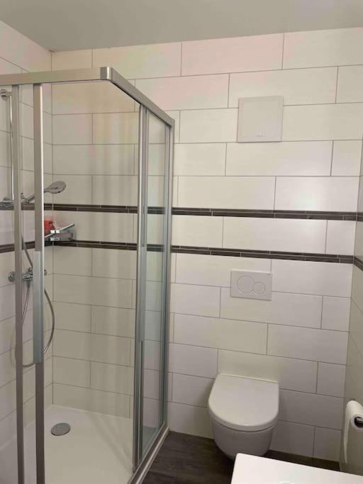 Proche Lausanne: Studio Bien Equipe Apartment Prilly Bagian luar foto